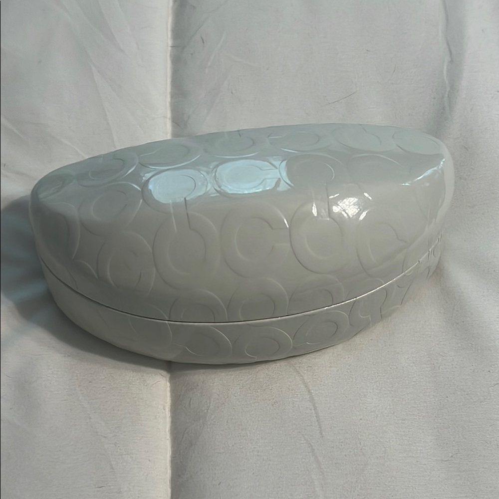 Coach Black Sunglasses with White Case - Picture 10 of 10